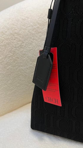 شنطة سي اتش أسود