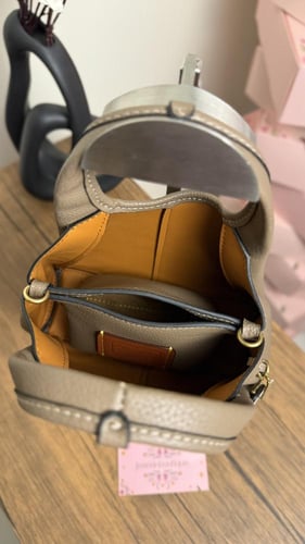 شنطة كوتش لانا ميني بيج