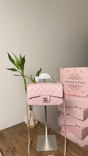 شنطة يد شانيل بيبي بينك