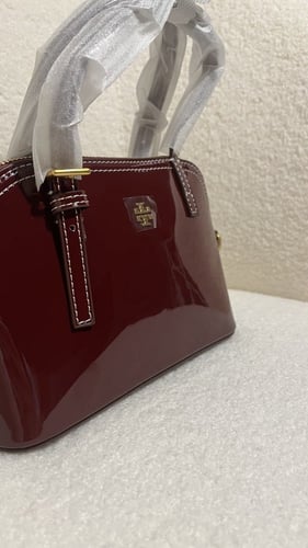 شنطة يد توري بورش لامع