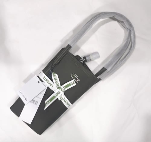 شنطة لاكوست فيس زيتي غامق