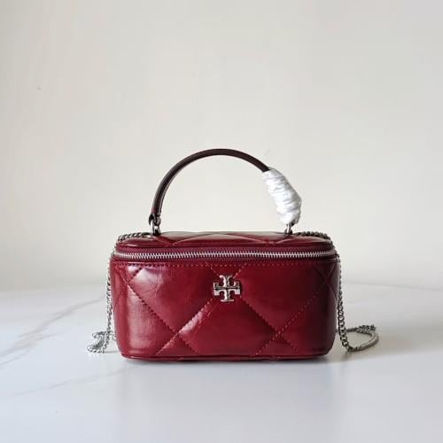 توري بورش عنابي