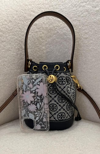 شنطه يد توري بورش