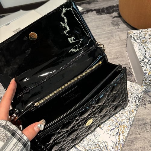 شنطة يد ديور