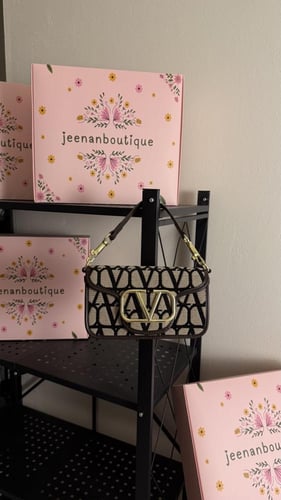 شنطة فالنتينو مقاس صغير