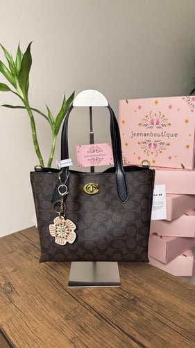 شنطة يد كوتش