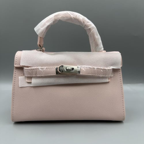 شنطة بينك فاتح