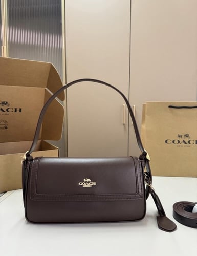 شنطة كتف كوتش بني غامق