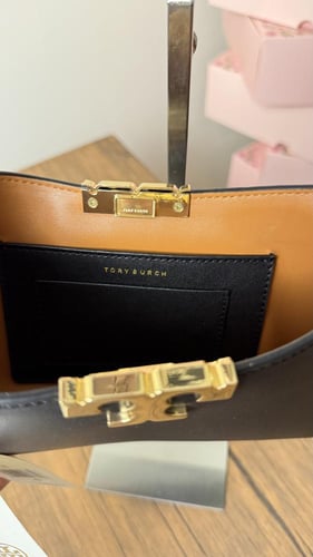 شنطة كتف توري بورش أسود