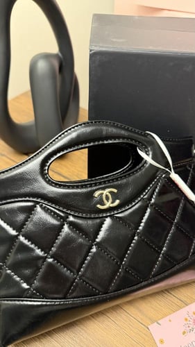 شنطة يد شانيل أسود