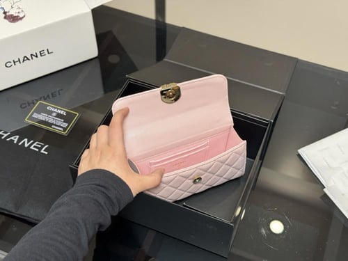 شنطة يد شانيل بيبي بينك