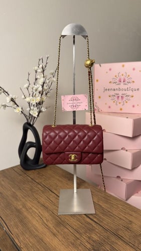 شنطة كتف شانيل أحمر