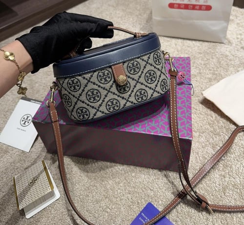 شنطة يد توري بورش