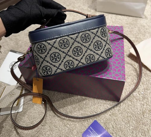 شنطة يد توري بورش