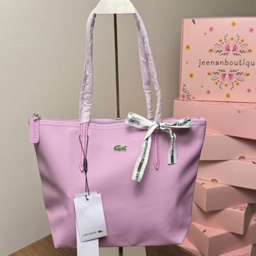 شنطة لاكوست فيس موف فاتح