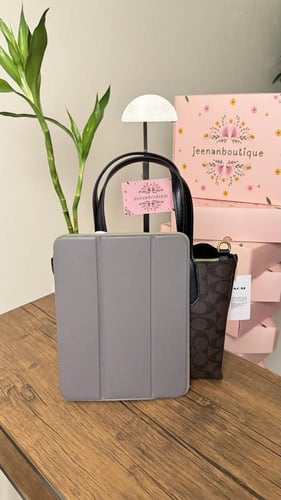 شنطة يد كوتش