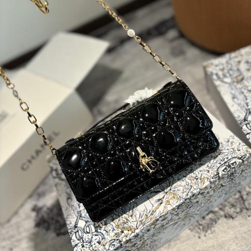 شنطة يد ديور