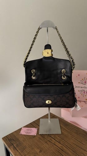 شنطة كتف كوتش مقاس كبير