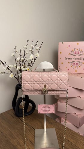 شنطة يد ديور بيبي بينك مطفي