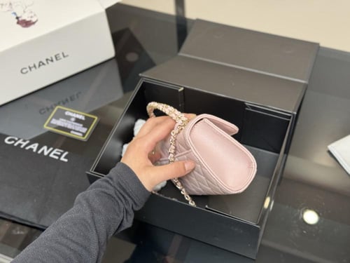 شنطة يد شانيل بيبي بينك