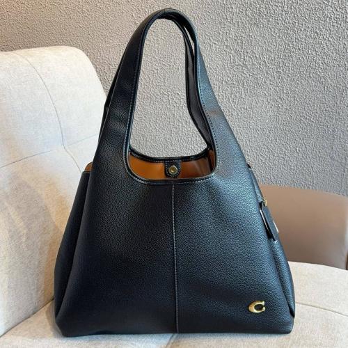 شنطة كوتش لانا كبير