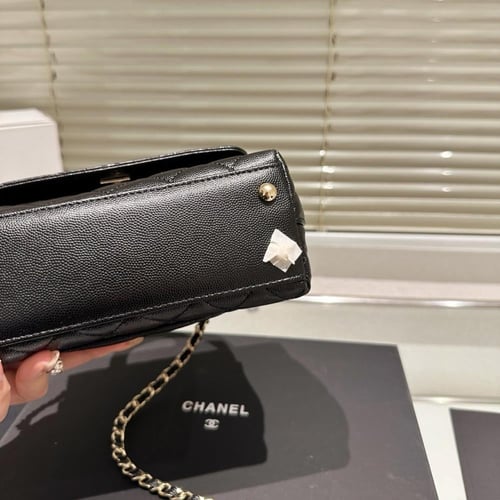 شنطة يد شانيل