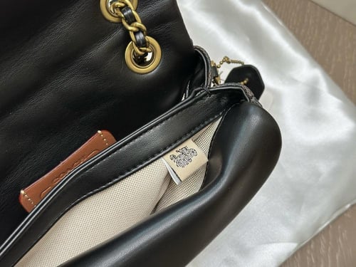 شنطة كتف كوتش مقاس كبير