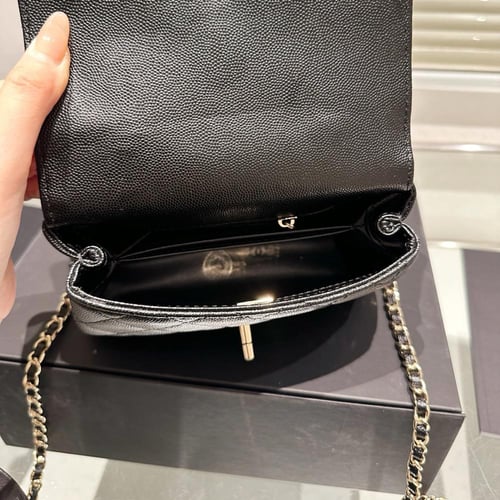 شنطة يد شانيل