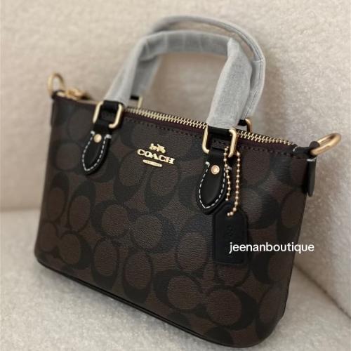 شنطة يد كوتش