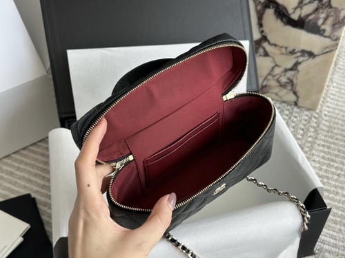 شنطة يد شانيل أسود