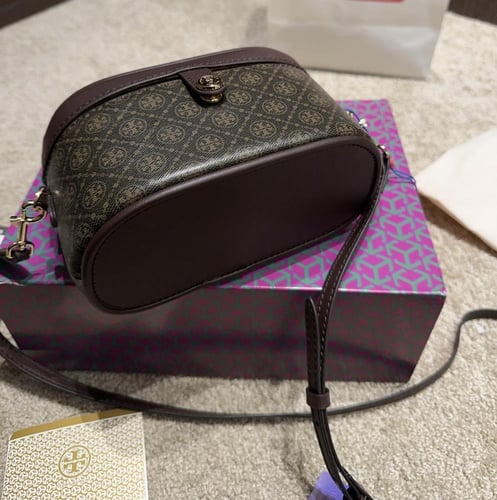 شنطة يد توري بورش