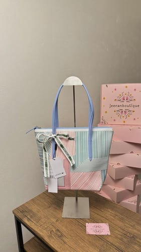 شنطة لاكوست فيس ملون