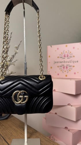 شنطة كتف قوتشي مقاس وسط