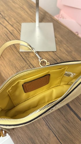 شنطة كتف كوتش