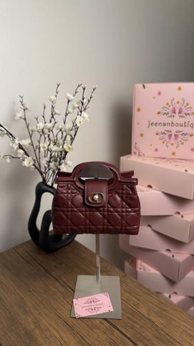 شنطة ليدي ديور مايكرو عنابي