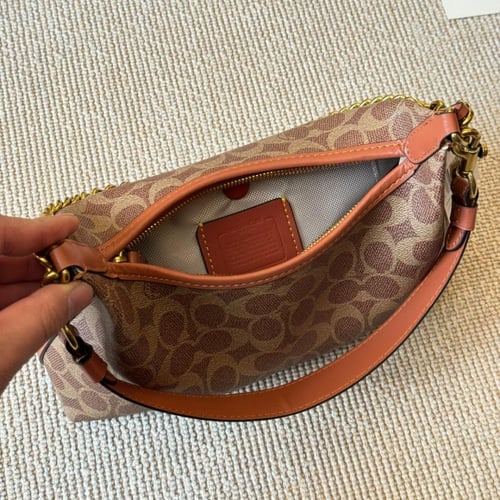 شنطة يد كوتش