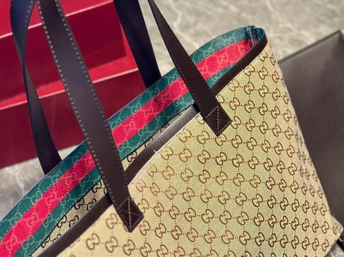 توت باق قوتشي بني غامق