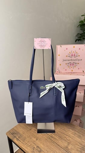 شنطة لاكوست فيس كحلي