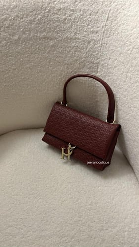 شنطة سي اتش مقاس صغير