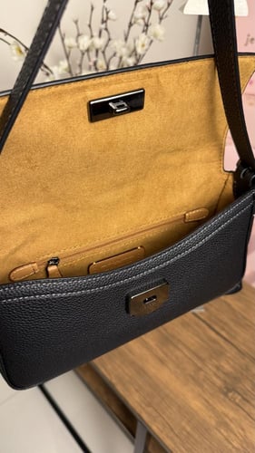 شنطة كتف كوتش أسود