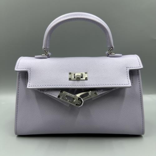 شنطة موف فاتح