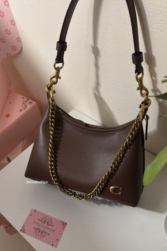 شنطة يد كوتش