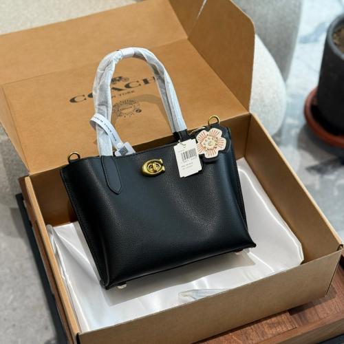 شنطة يد كوتش