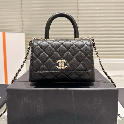 شنطة يد شانيل