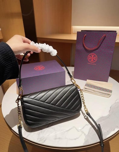 شنطة كتف توري بورش