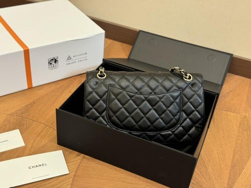 شنطة كتف شانيل