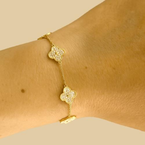 سوار ورق البرسيم مع 5 زخارف، مرصع بالزركونيا المكع...