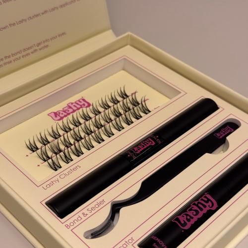 The W Kit - رموش أسبوعية