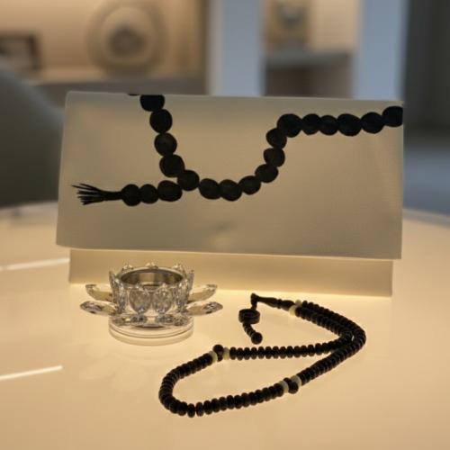 شنطه السبحه نقصة جميله لرمضان تحتوي على سبحه و مبخ...