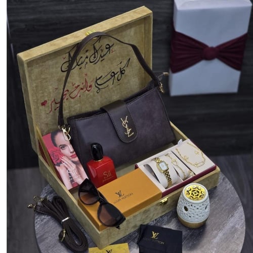 بكس نسائي فاخر – حقيبة وعطر ومجوهرات